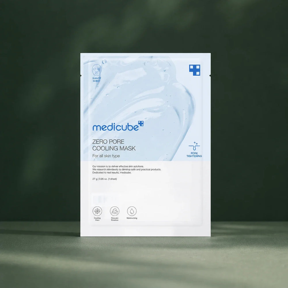Masque Medicube Zero Pore Cooling sur fond vert profond