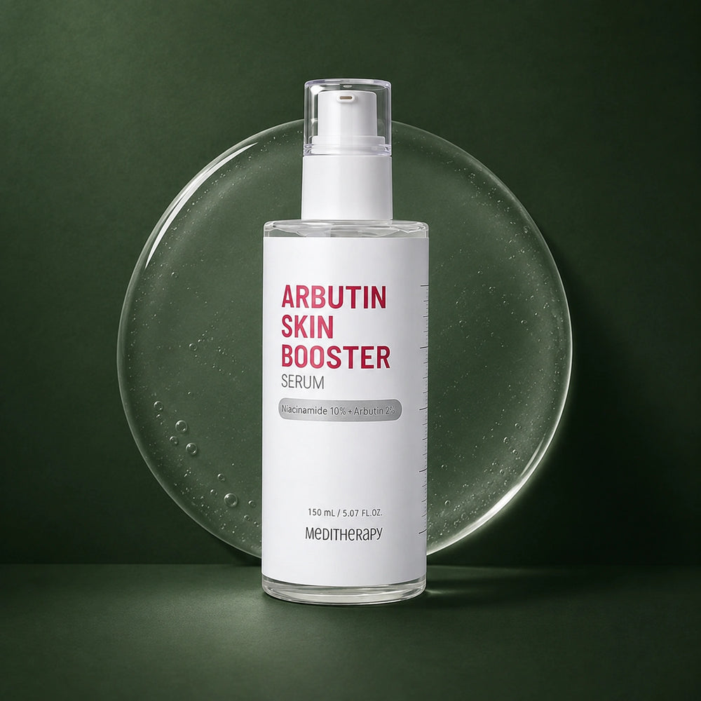 MEDITHERAPY Arbutin Skin Booster Serum 150ml MEDITHERAPY – vue principale sur fond vert profond.