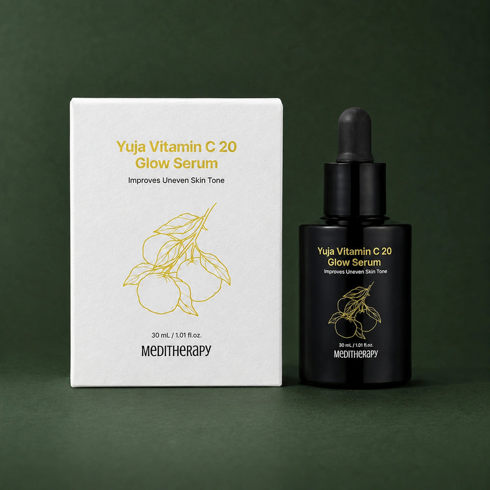 MEDITHERAPY Yuja Vitamin C 20 Glow Serum 30ml MEDITHERAPY – vue principale sur fond vert profond.