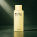 Essence Céramide Solid-In - visuel produit sur fond vert premium