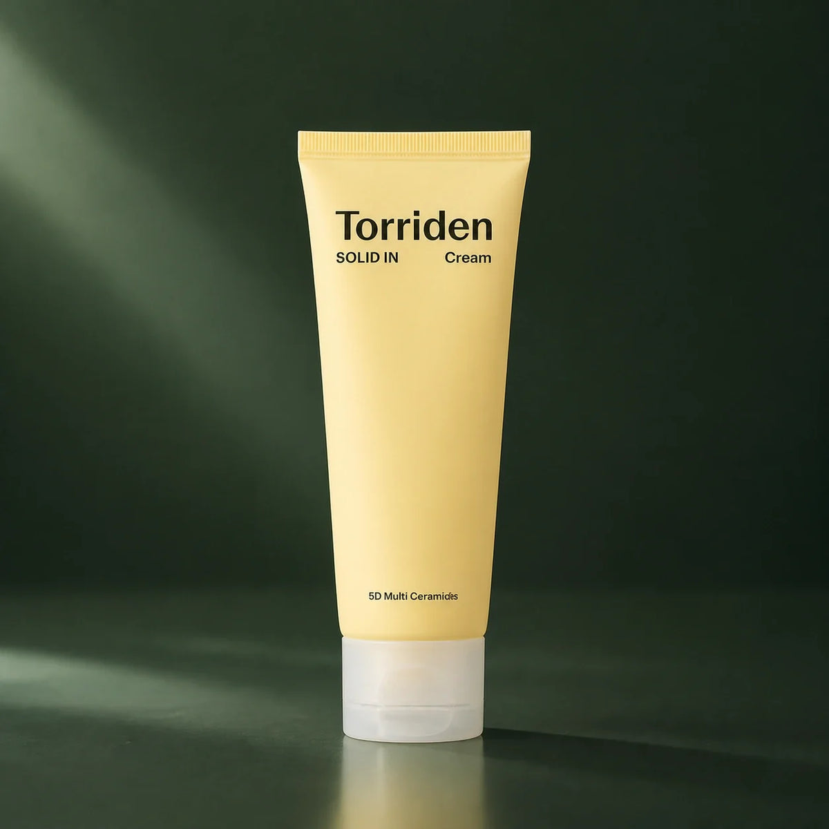 Crème Céramide Solid-In - visuel produit sur fond vert premium