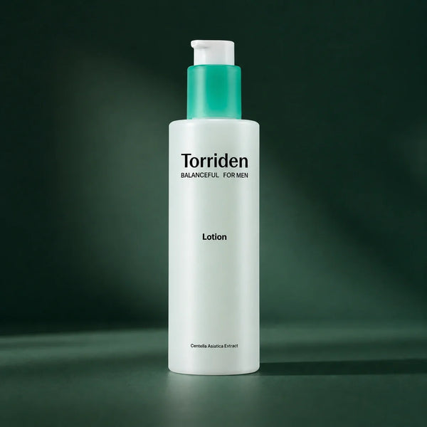 Lotion Homme Oil-Free Balanceful Cica 200 ml - visuel produit sur fond vert premium