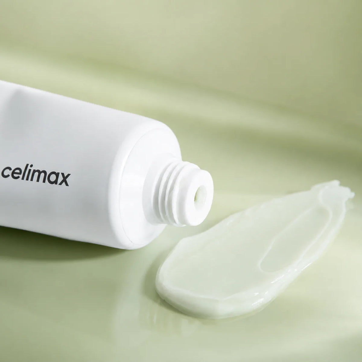 Crème Réparatrice Nourrissante au Noni celimax — tube et texture