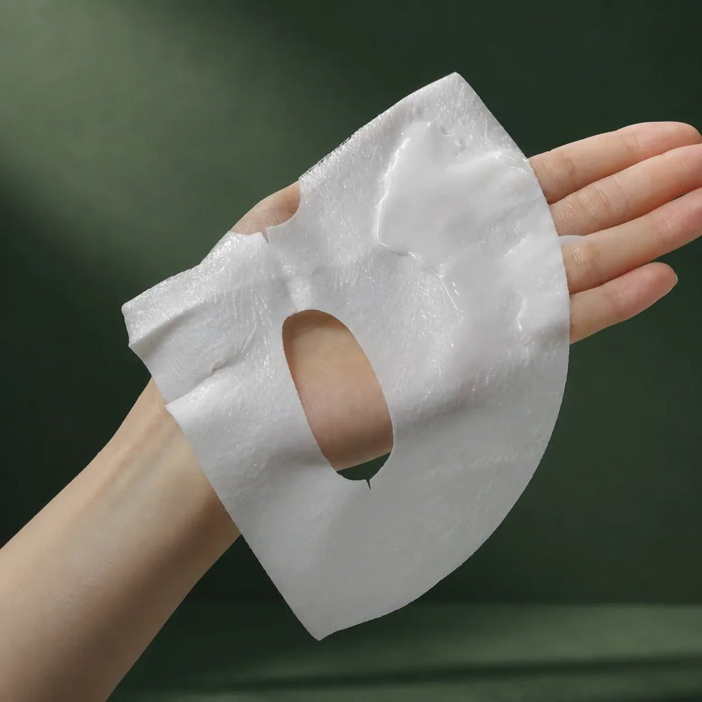 Masque Éclat Anti-Taches Pore+ celimax — application du masque en tissu
