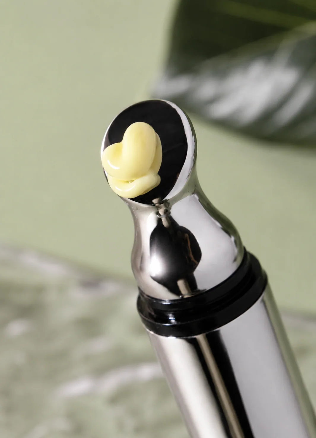Contour des Yeux Rétinal & NMN — gros plan produit