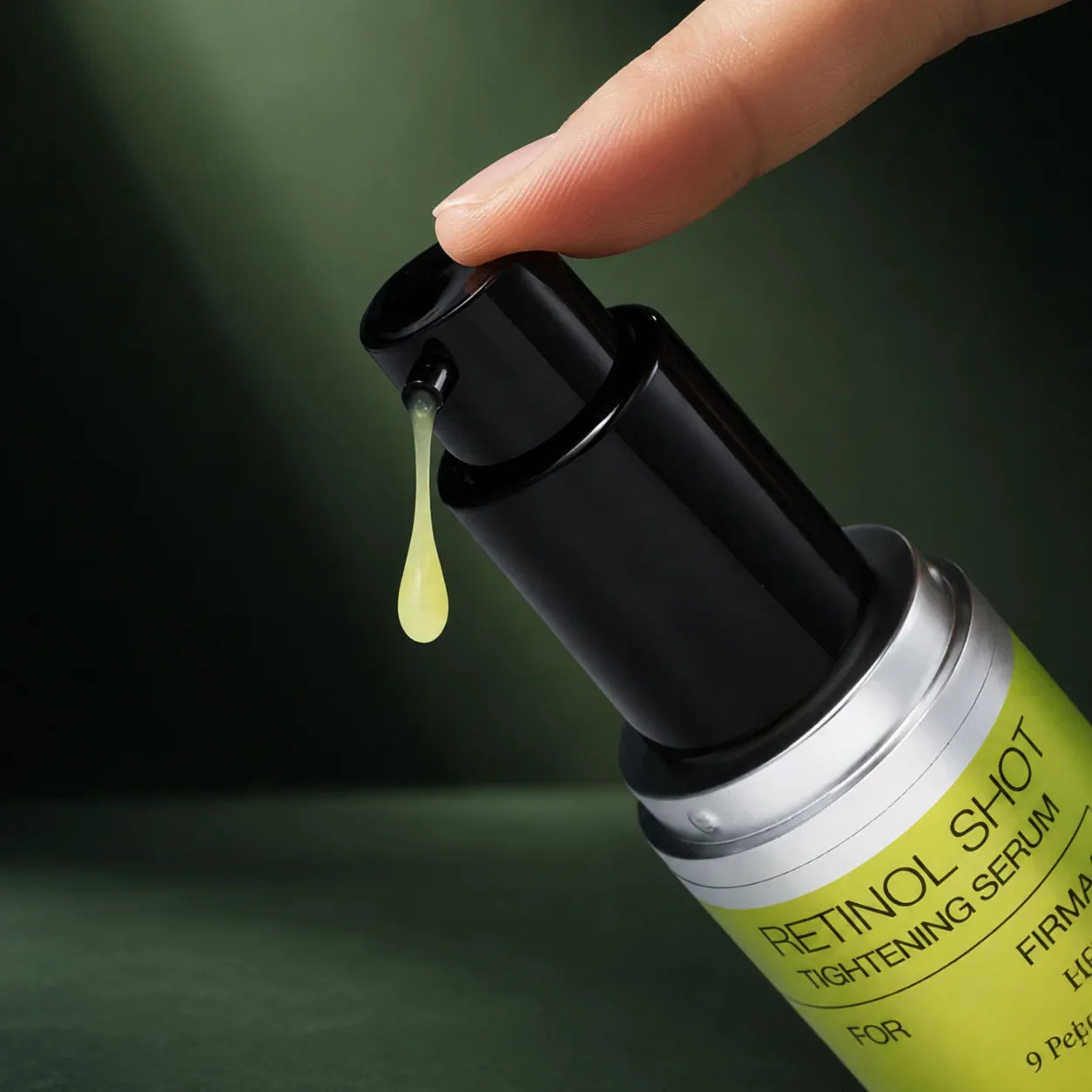 Sérum Raffermissant au Rétinol & Peptides The Vita A — goutte de sérum