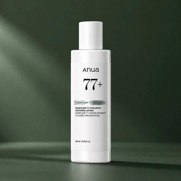 ANUA Lotion Hydratante Heartleaf 77 Hyaluron 200 ml sur fond vert premium