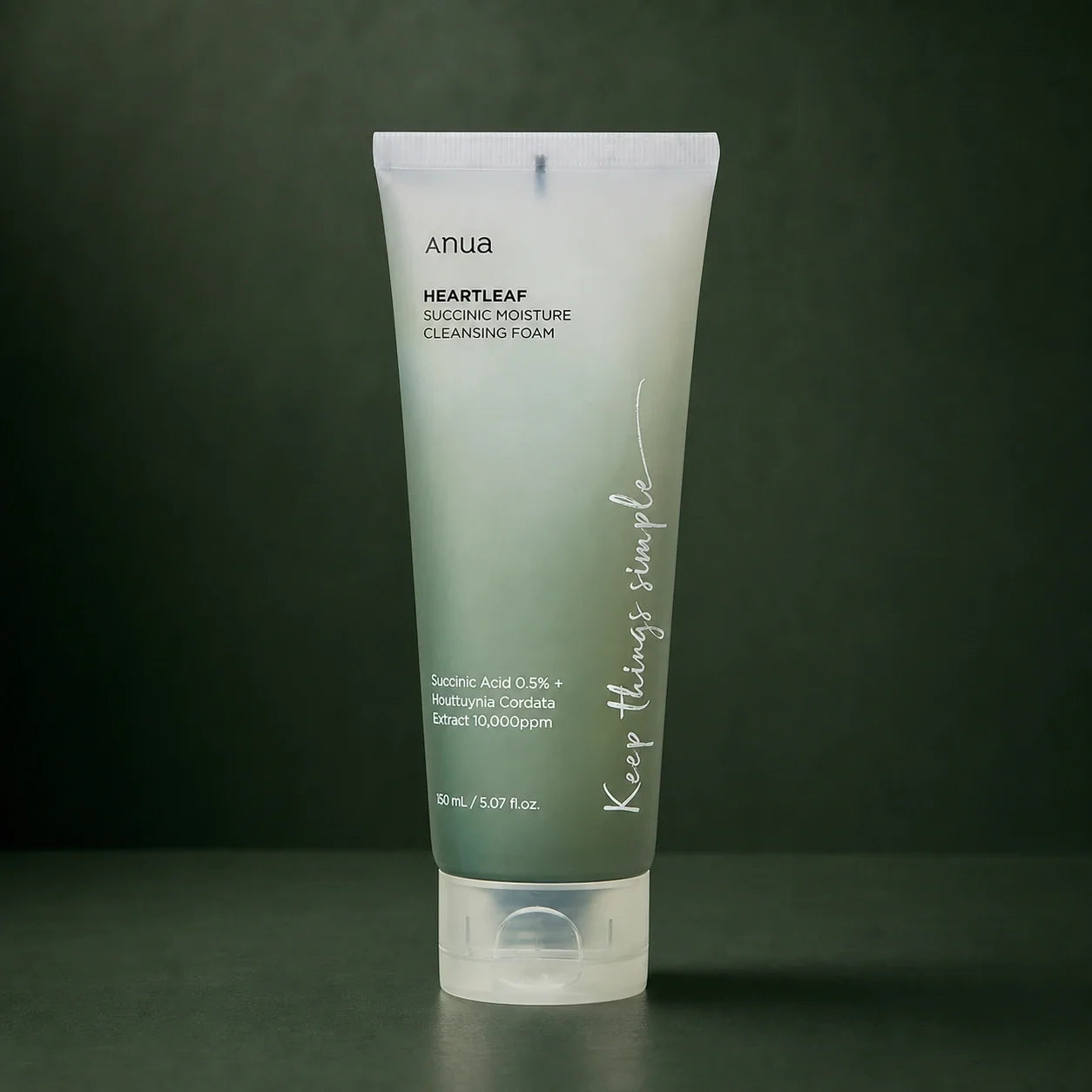 ANUA Mousse Nettoyante Heartleaf Succinic Moisture 150 ml sur fond vert premium