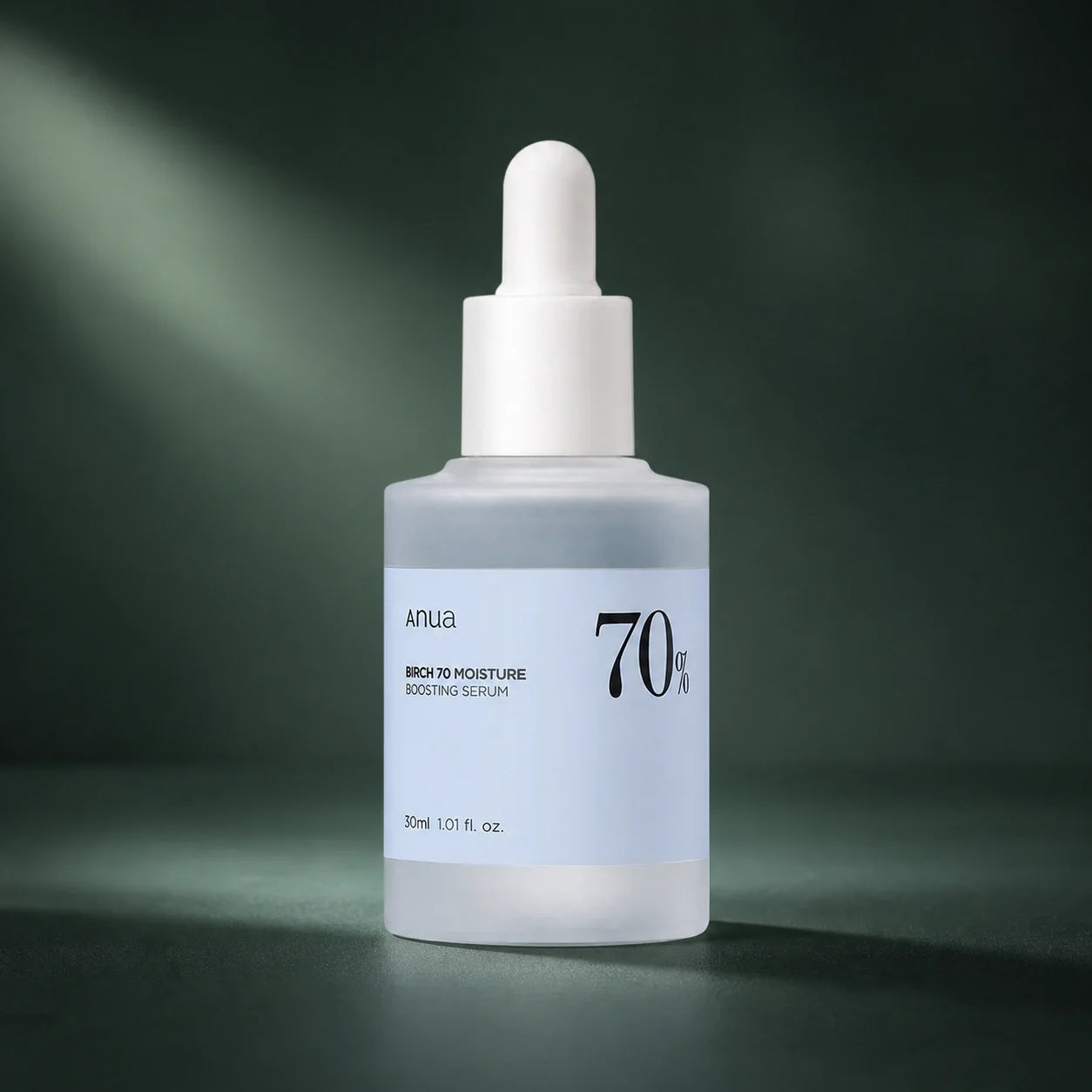 ANUA Sérum hydratant Birch Moisture Boosting 30 ml sur fond vert premium