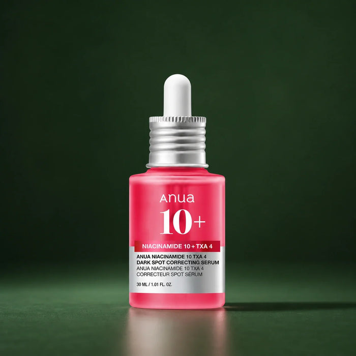 ANUA Sérum Niacinamide 10 % + TXA 4 % Anti-Taches 30 ml sur fond vert premium