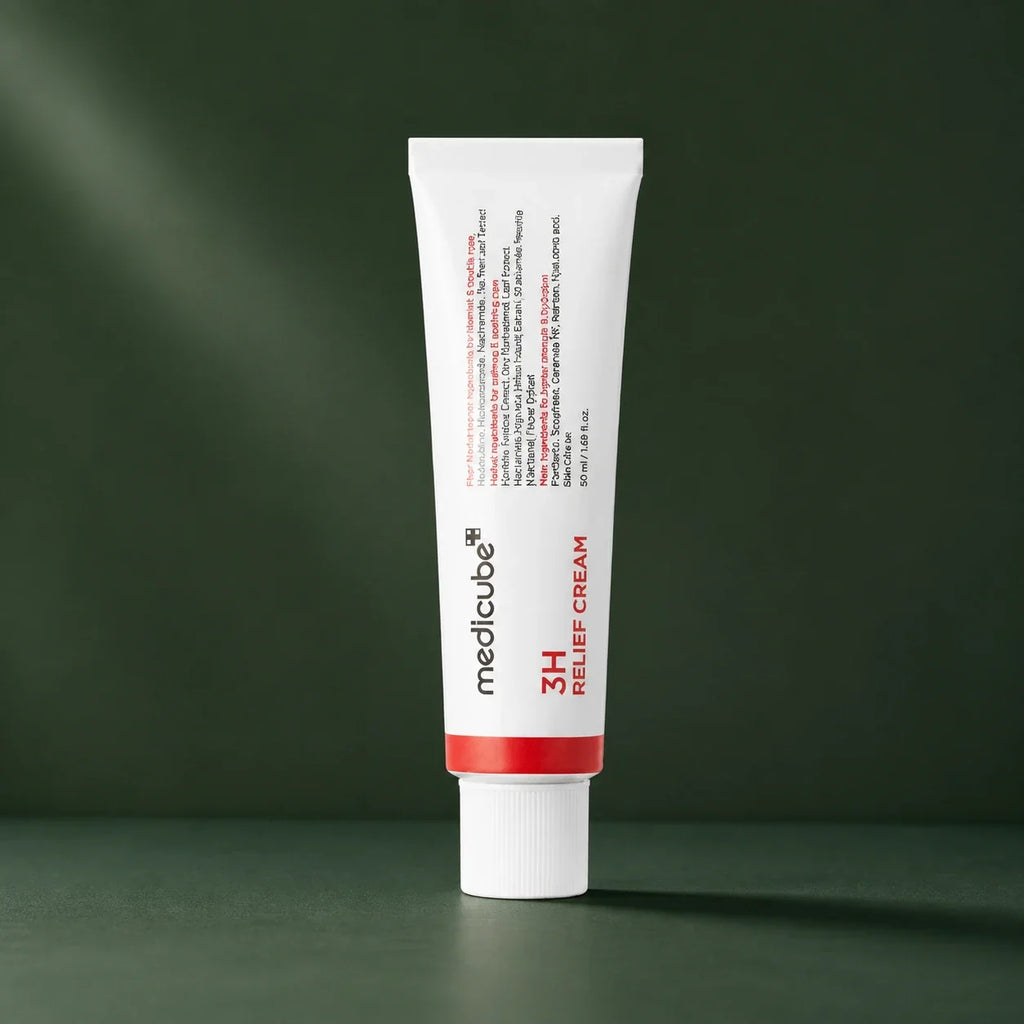Crème Apaisante 3H Relief Medicube sur fond vert profond