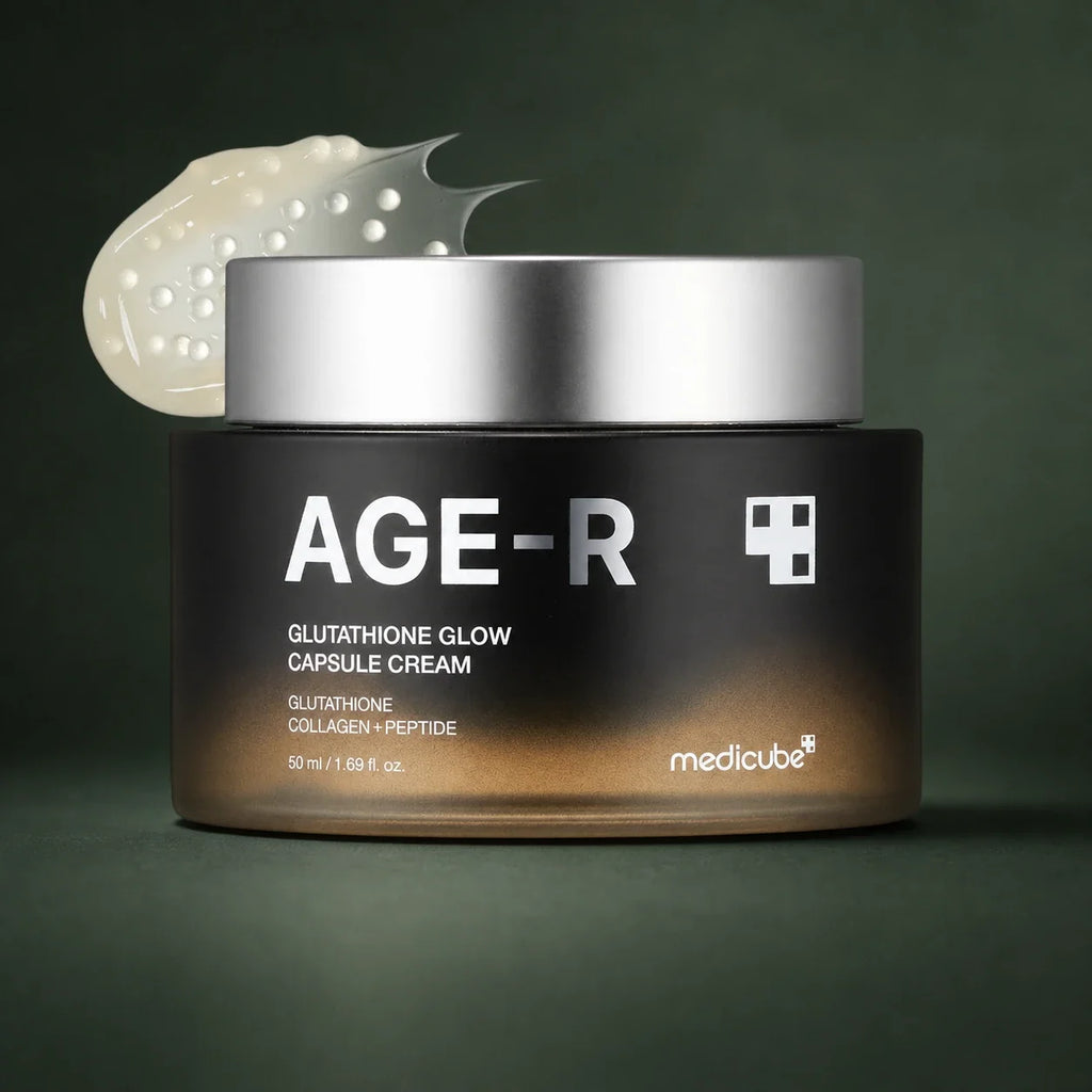 Medicube Crème Capsule Glutathion Glow AGE-R sur fond vert premium
