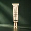 Crème Contour des Yeux Peptides Deep Lifting Medicube sur fond vert profond
