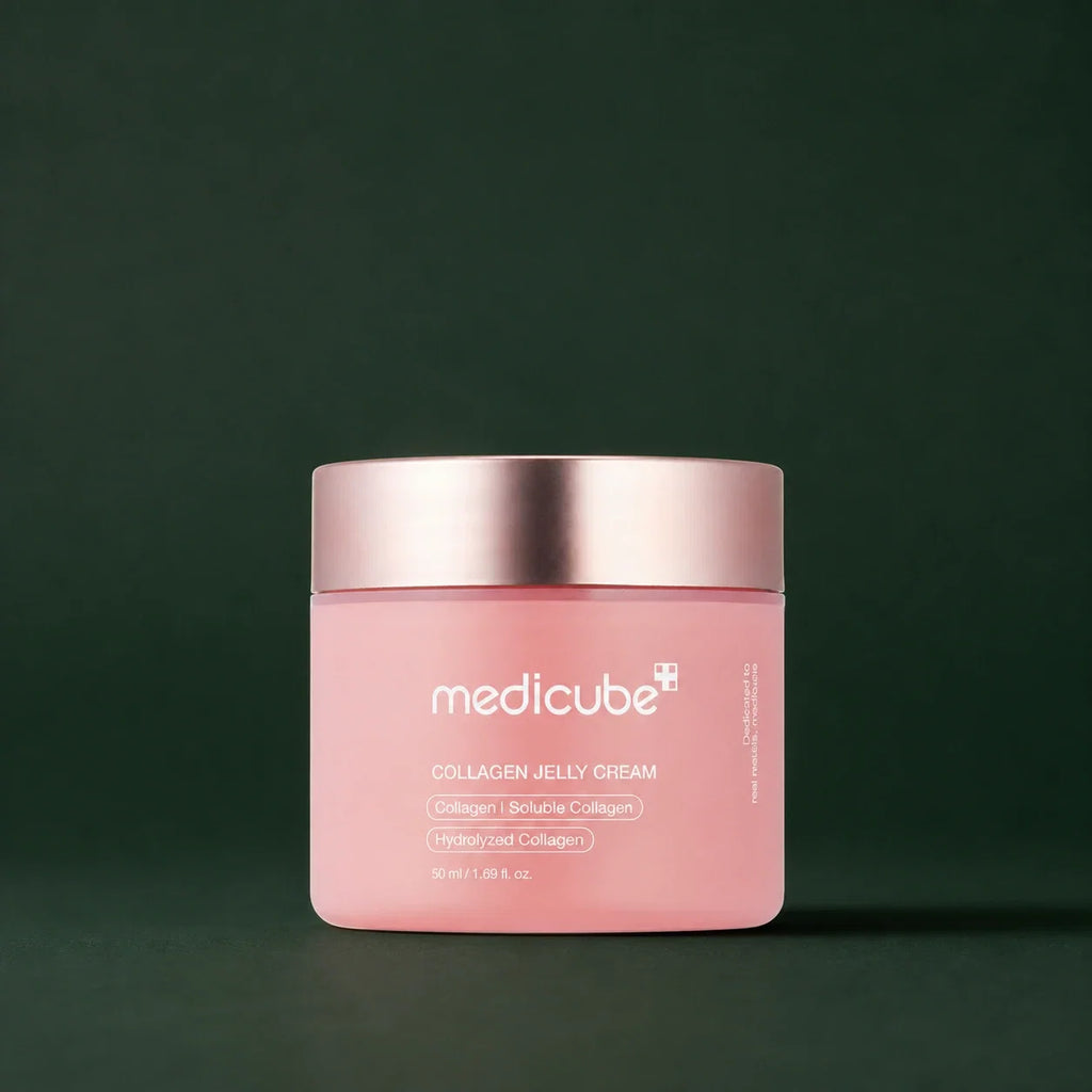 Medicube Crème Gelée au Collagène – pot fermé sur fond vert premium