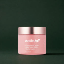Medicube Crème Gelée au Collagène – pot fermé sur fond vert premium