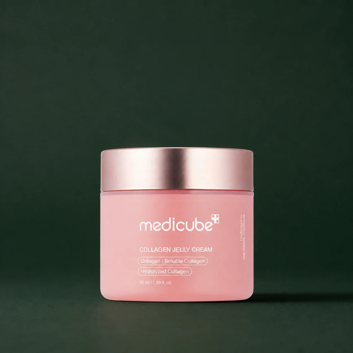 Medicube Crème Gelée au Collagène – pot fermé sur fond vert premium