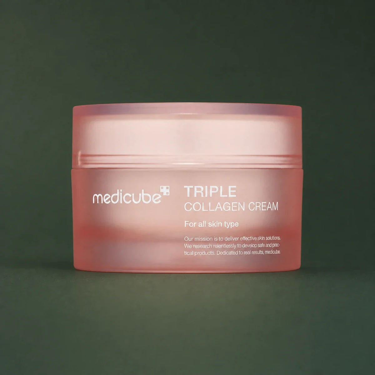 Medicube Crème Triple Collagen 4.0 – pot de crème sur fond vert premium