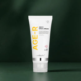 Medicube Crème Visage & Corps Vita K – tube de crème sur fond vert premium