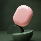 Cushion rose Medicube Éclat Pro Glutathione en studio vert
