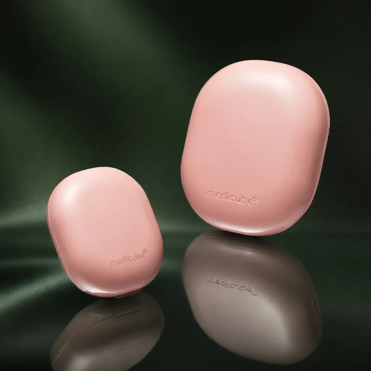 Deux cushions Medicube Éclat Pro Glutathione avec reflets