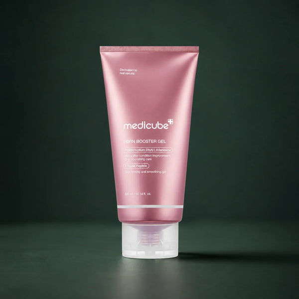 Medicube Gel Booster PDRN AGE-R – tube booster sur fond vert premium