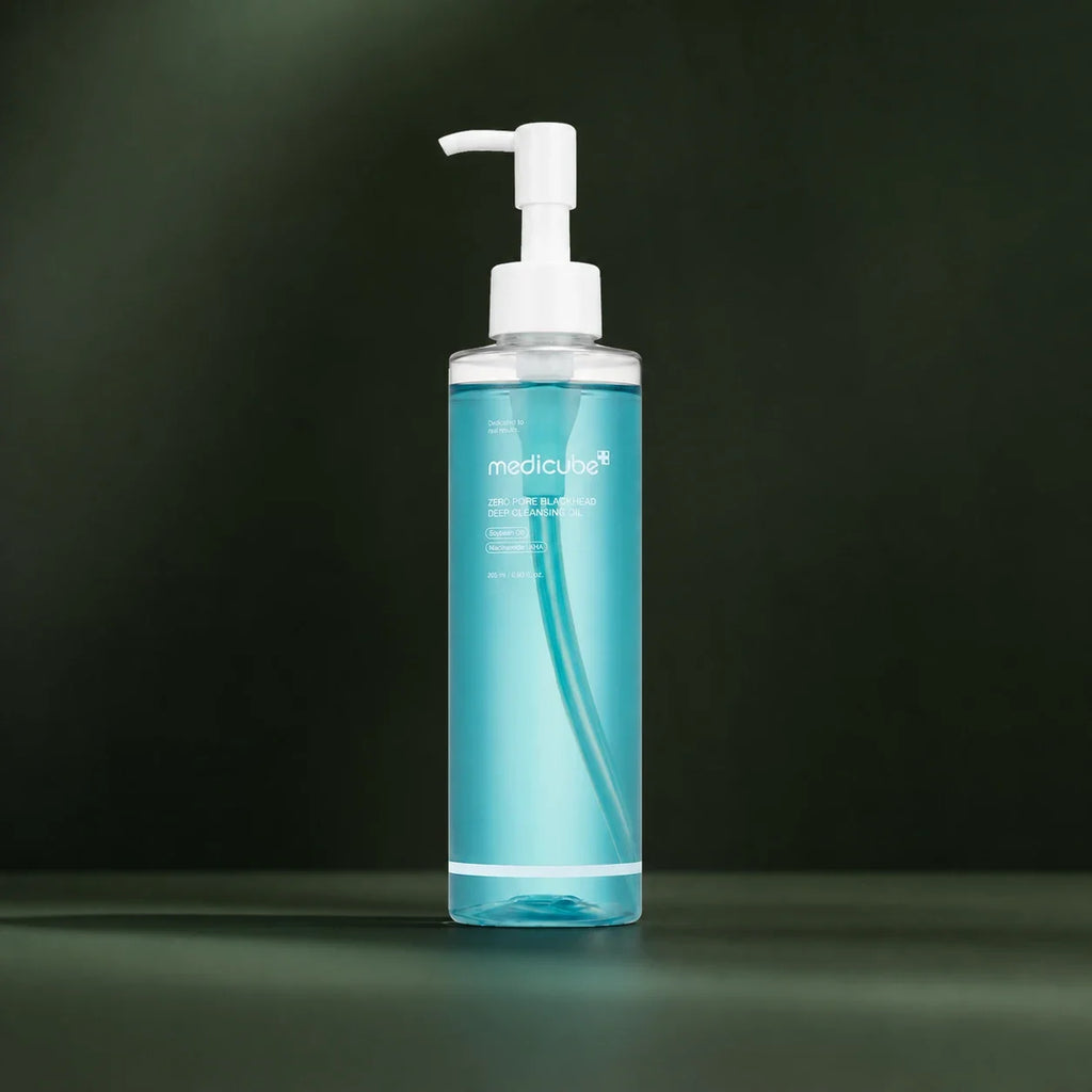 Huile démaquillante Medicube Zero Pore Blackhead sur fond vert