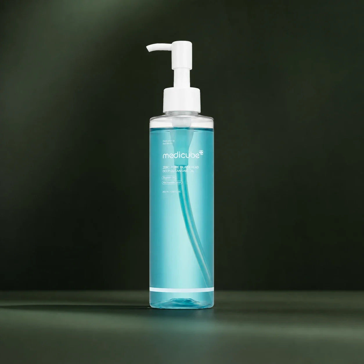 Huile démaquillante Medicube Zero Pore Blackhead sur fond vert