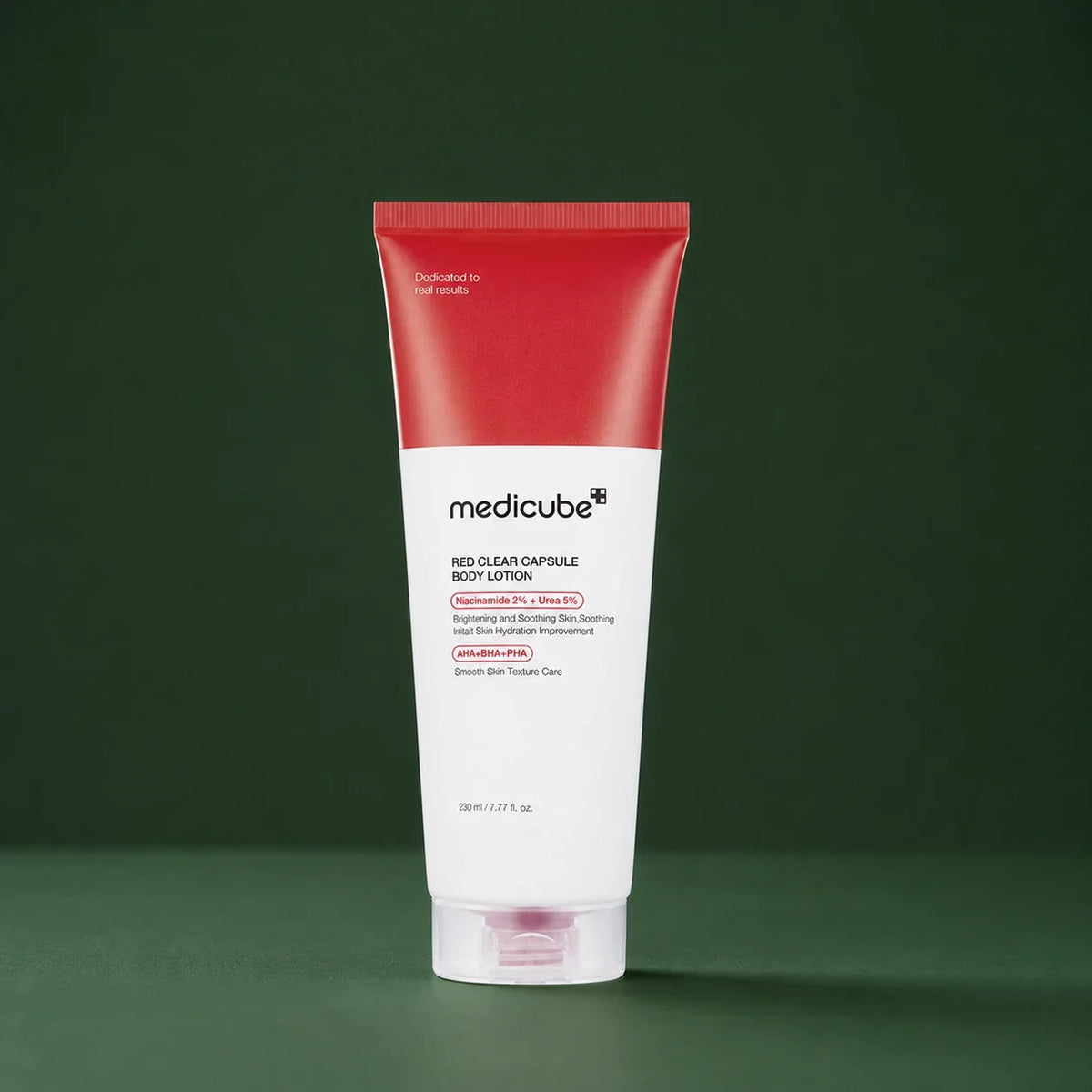 Lotion Corps Red Clear Capsule Medicube sur fond vert profond