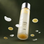 Medicube Lotion Tonique Glutathion Glow AGE-R – flacon et gouttes sur fond vert premium