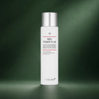 Lotion Tonique Red 2.0 Plus Medicube sur fond vert profond