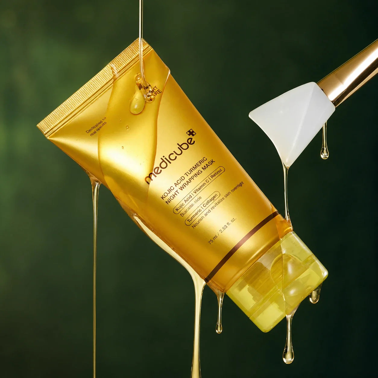 Masque nuit Medicube acide kojique et curcuma avec spatule