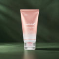 Masque Peel-Off Medicube Collagène et Lait sur fond vert profond