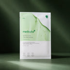 Masque apaisant Medicube Super Cica sur fond vert profond