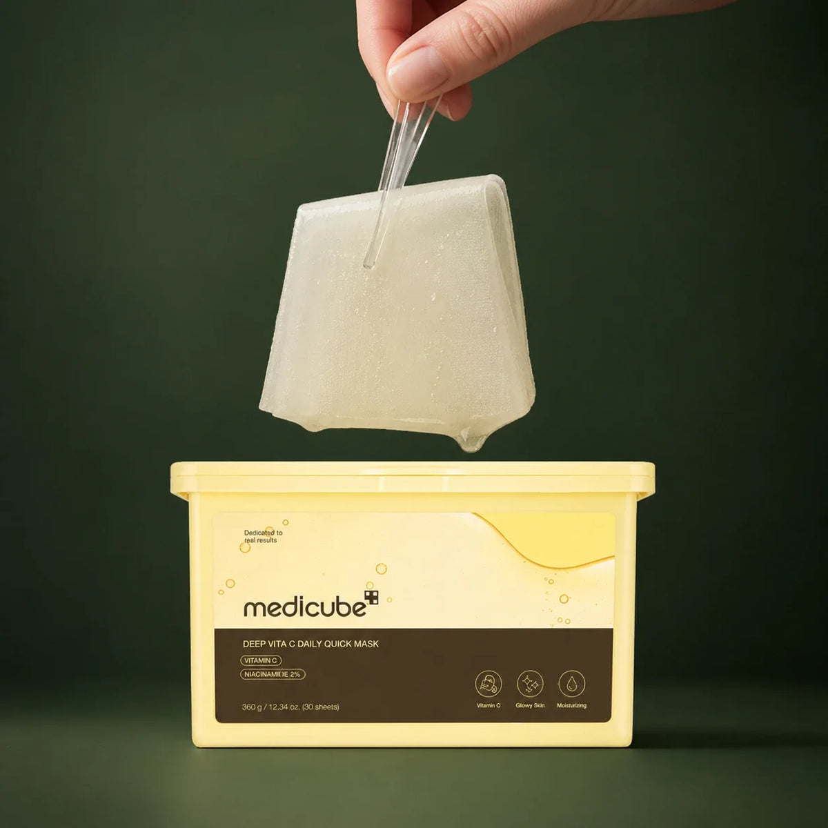 Medicube Masques Express Deep Vita C – boîte de masques sur fond vert premium