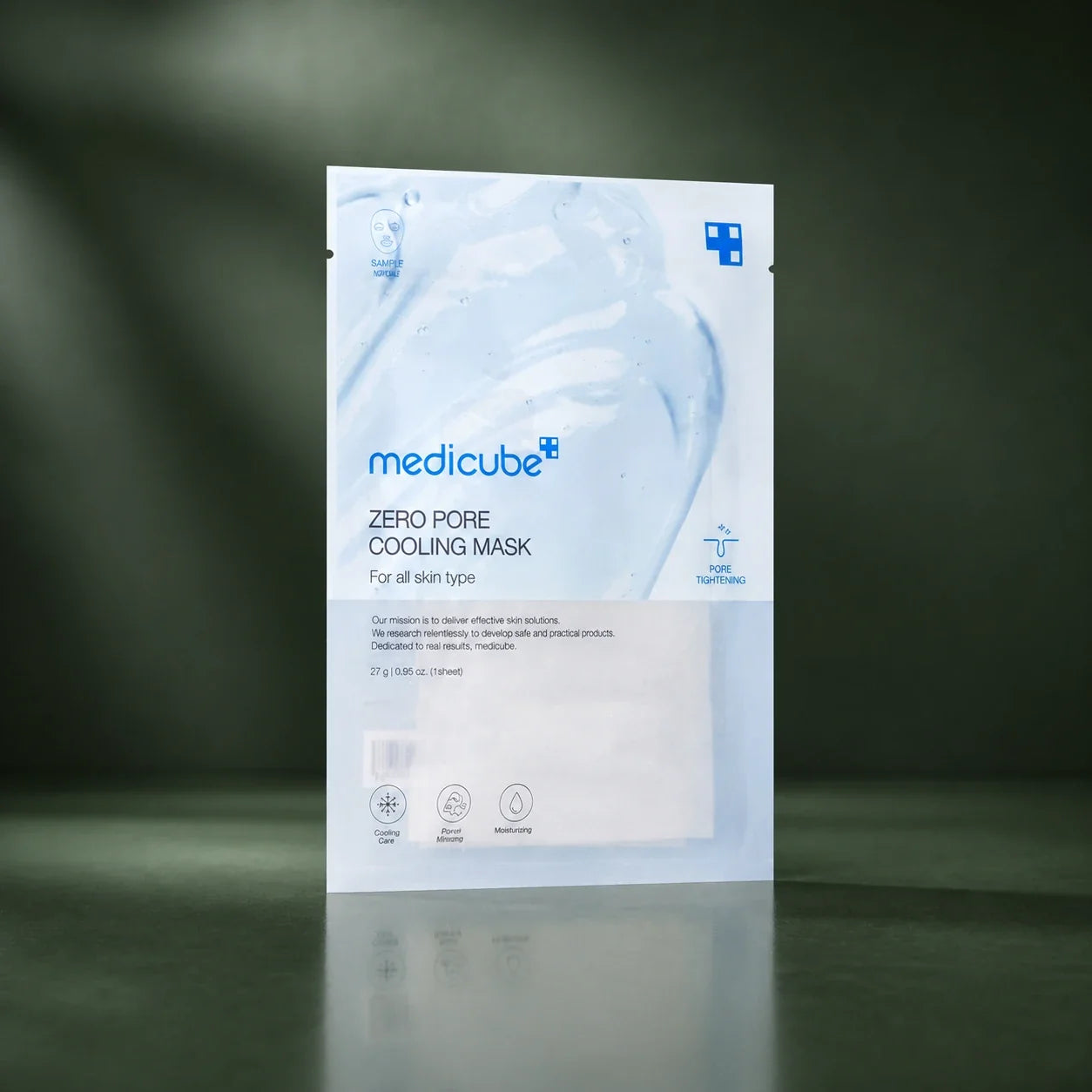 Masque rafraîchissant Medicube Zero Pore sur fond vert profond