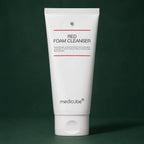 Medicube Nettoyant Moussant Red – tube nettoyant sur fond vert premium