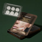Medicube Patchs Ciblés Deep Vita C, sachet et six patchs sur fond vert profond