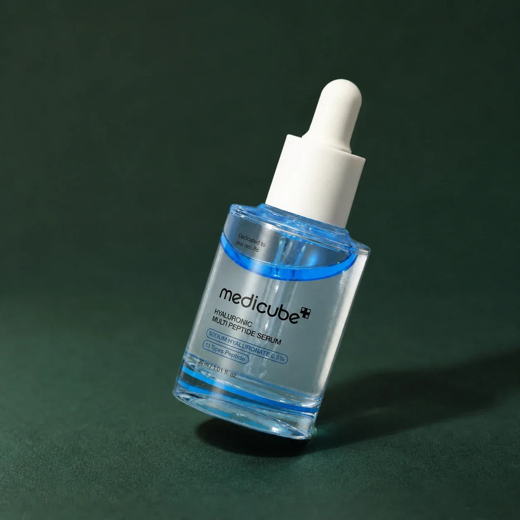 Flacon incliné du sérum Medicube hyaluronique multi-peptides
