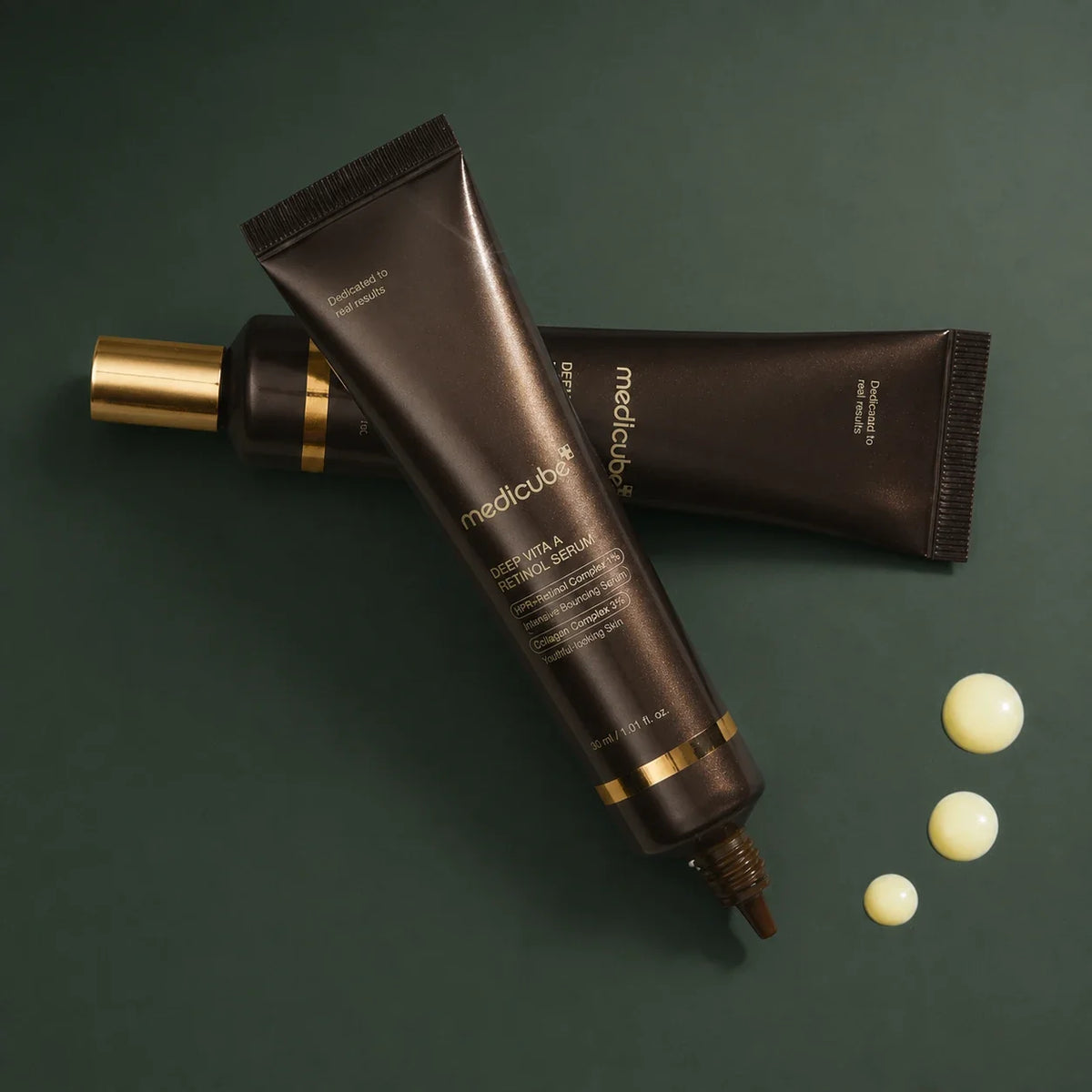 Tubes Medicube Deep Vita A Retinol Serum et texture de soin