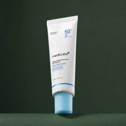 Tube du sérum solaire hydratant Medicube Zero Pore avec gouttes d’eau