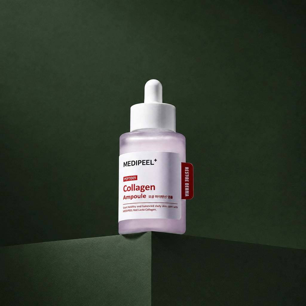 Ampoule Fermeté Red Lacto Collagen MEDIPEEL – vue 4 sur fond vert profond.