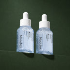 Ampoule Hydratante Hyaluron Layer Mooltox MEDIPEEL – vue 4 sur fond vert profond.