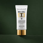 BB Crème Hydratante Éclat & Couvrance Naturelle MEDIPEEL – vue 2 sur fond vert profond.