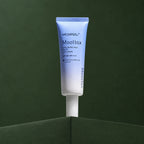 Crème Solaire Hydratante Hyaluronic Acid Mooltox Air Fit SPF50+ PA++++ MEDIPEEL – vue principale sur fond vert profond.