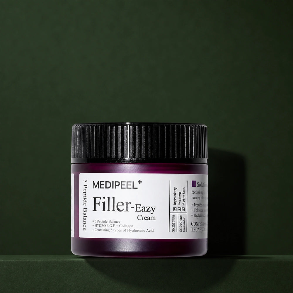 Crème Visage Repulpante aux Peptides & EGF MEDIPEEL – vue principale sur fond vert profond.