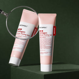 Gel Exfoliant Konjac Red Lacto Collagen MEDIPEEL – vue 4 sur fond vert profond.