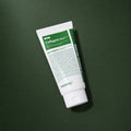 Gel Nettoyant Apaisant Green Cica Collagen Clear 2.0 MEDIPEEL – vue principale sur fond vert profond.