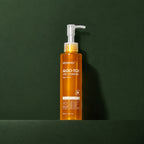 Gel Nettoyant Oxygénant aux Vitamines et au Citron MEDIPEEL – vue 3 sur fond vert profond.