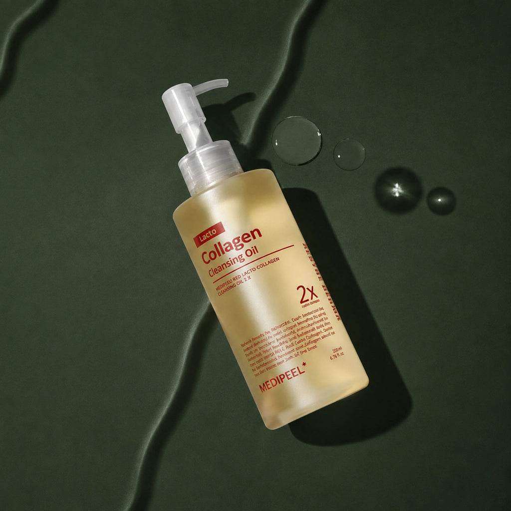 Huile Démaquillante Red Lacto Collagen 2.0 MEDIPEEL – vue principale sur fond vert profond.
