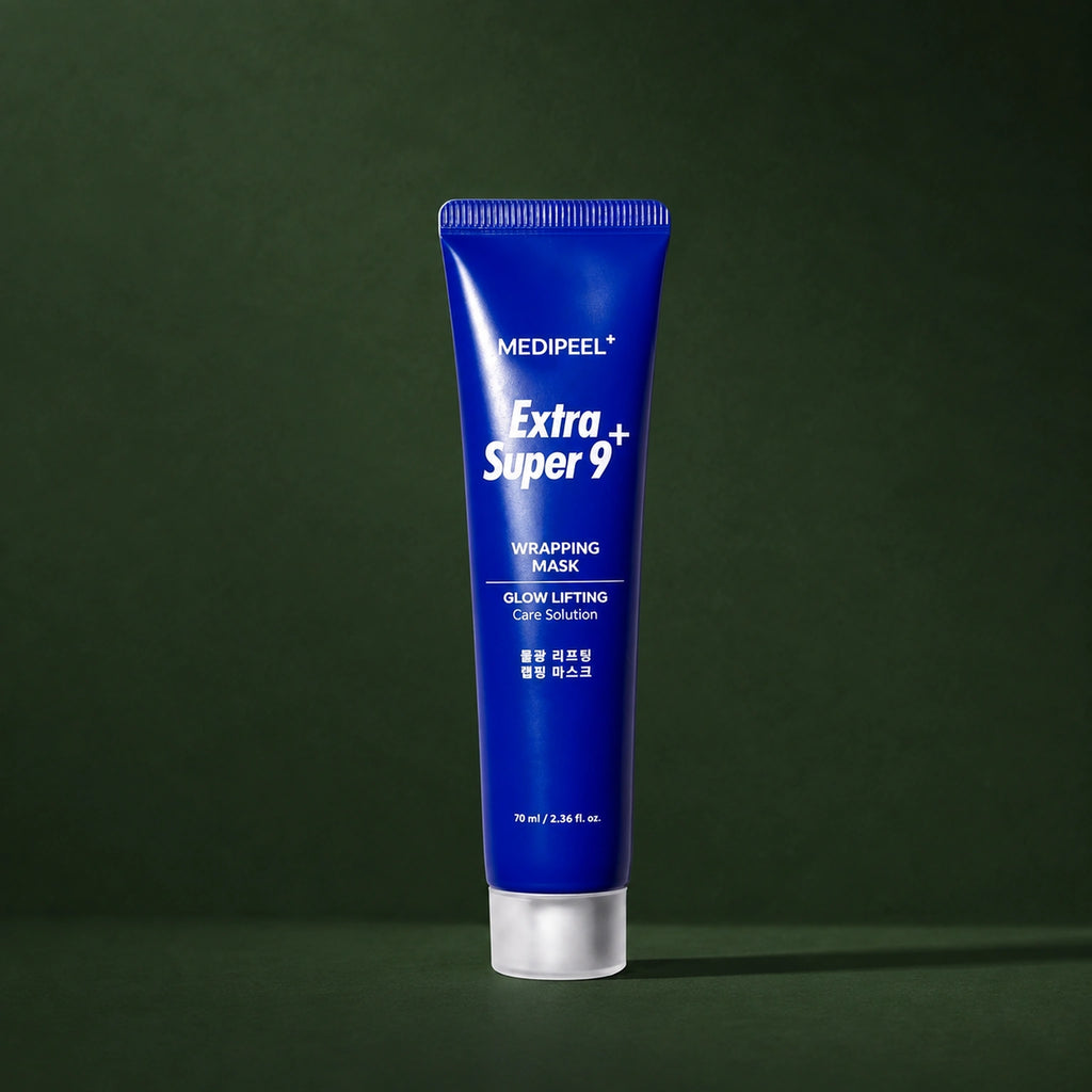 Masque Peel-Off Éclat & Fermeté Extra Super 9+ MEDIPEEL – vue 2 sur fond vert profond.